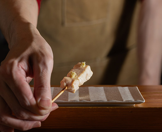 焼き鳥提供手元
